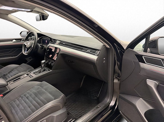 Volkswagen Passat 24 of 30