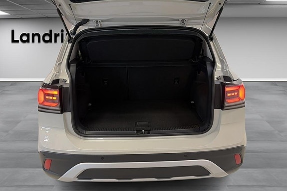 Volkswagen T-Cross 14 of 17