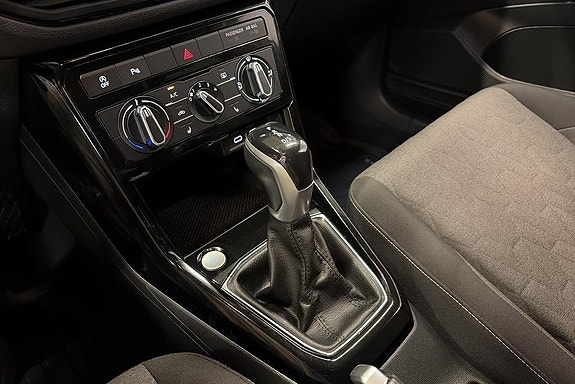 Volkswagen T-Cross 13 of 17