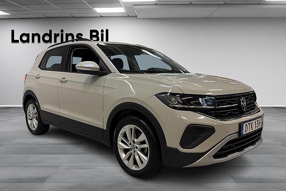 Volkswagen T-Cross 3 of 17