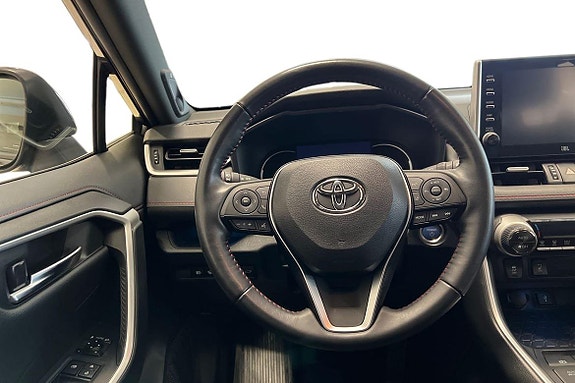 Toyota RAV4 11 of 26