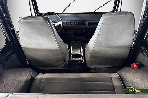 Jeep Wrangler 15 of 19