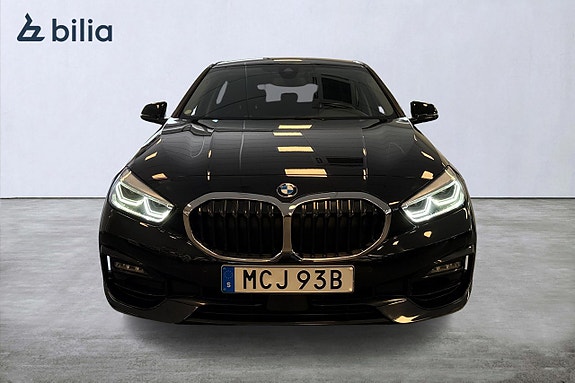 BMW 118i 5 of 19