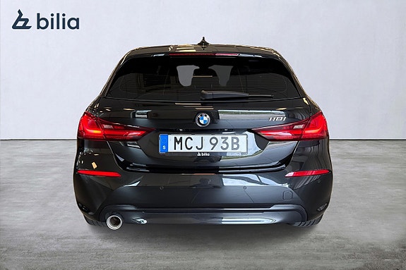 BMW 118i 4 of 19
