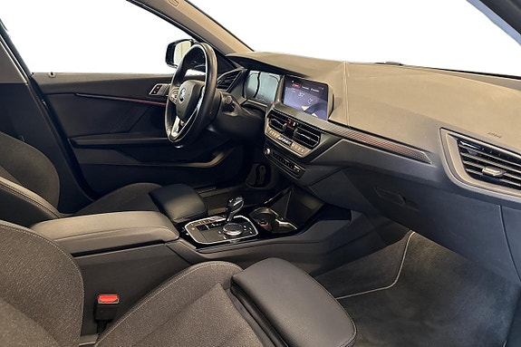 BMW 118i 6 of 19