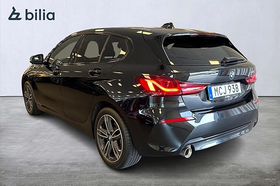 BMW 118i 2 of 19
