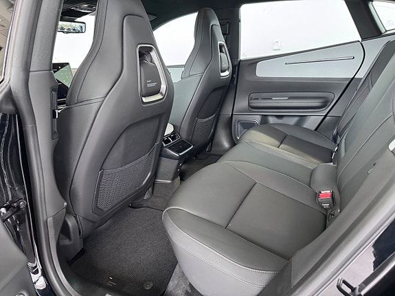 Polestar 4 10 of 23