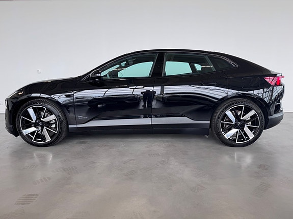 Polestar 4 2 of 23