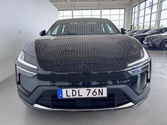 Polestar 4 7 of 23