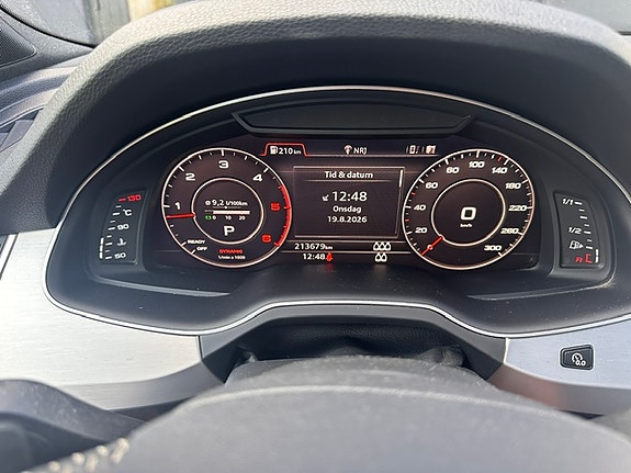 Audi Q7 3 of 5