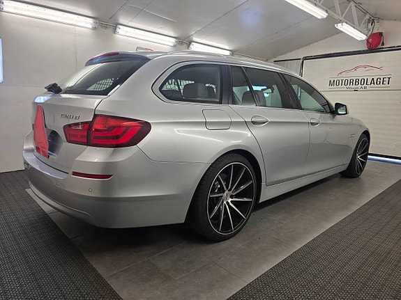 BMW 520d 3 of 12