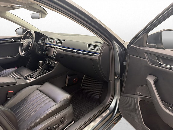 Skoda Superb 16 of 30