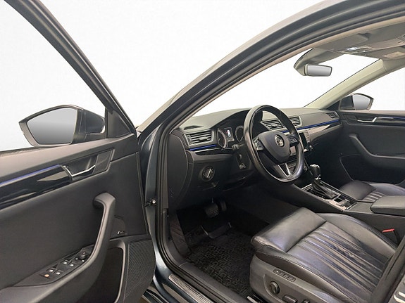 Skoda Superb 11 of 30