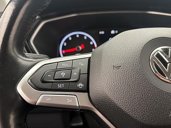 Volkswagen T-Cross 18 of 30