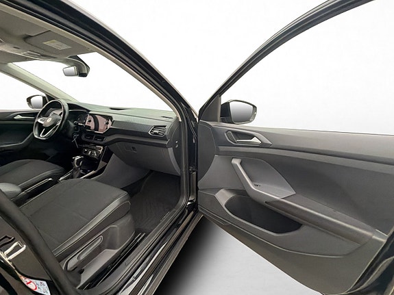 Volkswagen T-Cross 16 of 30
