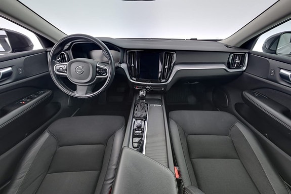 Volvo V60 Cross Country 7 of 19
