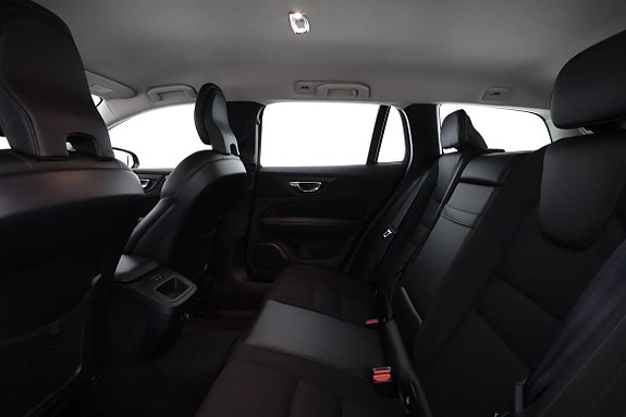 Volvo V60 Cross Country 10 of 19