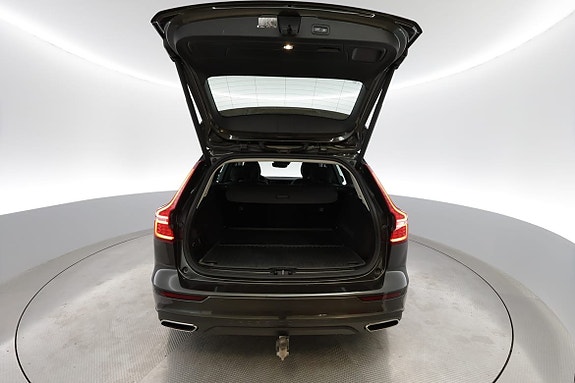 Volvo V60 Cross Country 16 of 19