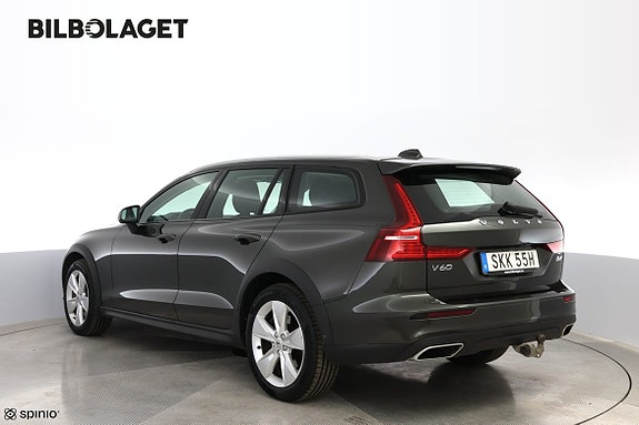 Volvo V60 Cross Country 3 of 19