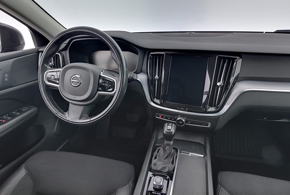 Volvo V60 Cross Country 8 of 19