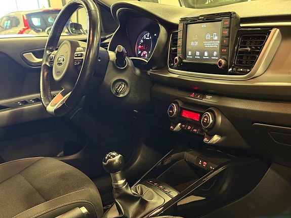 Kia Rio 14 of 22
