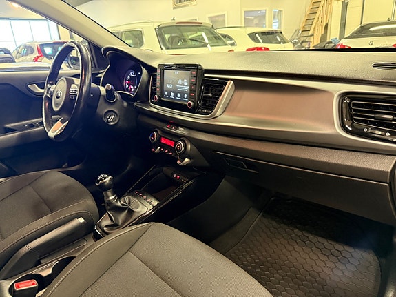 Kia Rio 13 of 22