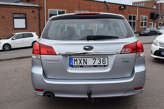 Subaru Legacy 4 of 11