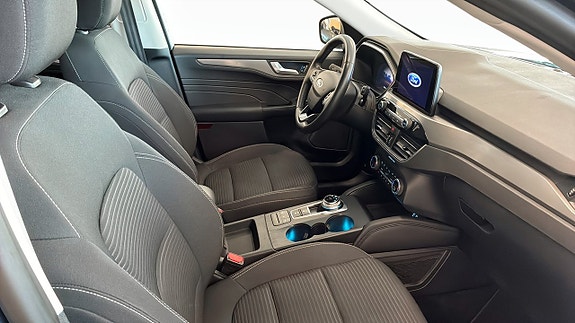 Ford Kuga 3 of 16