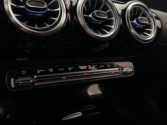 Mercedes-Benz A250 e 24 of 30