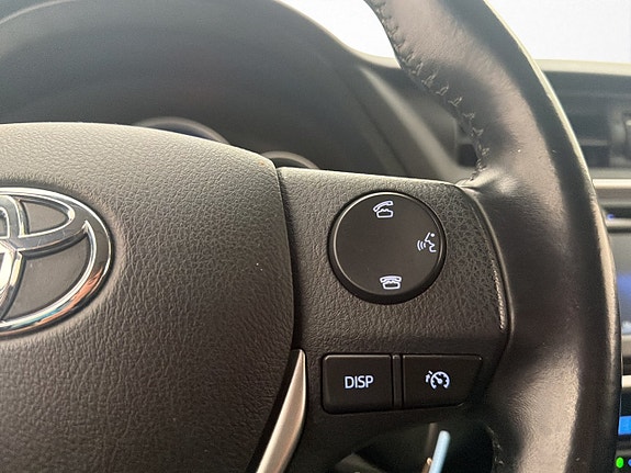 Toyota Auris 23 of 30