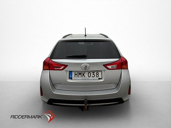Toyota Auris 5 of 30