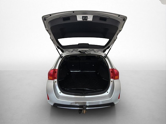 Toyota Auris 9 of 30