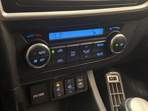 Toyota Auris 21 of 30