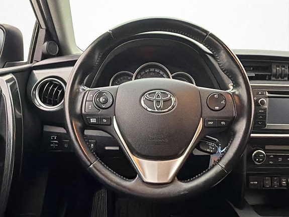 Toyota Auris 14 of 30