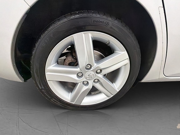 Toyota Auris 29 of 30