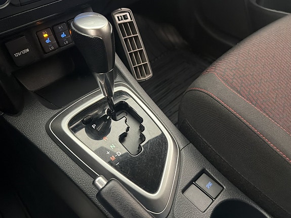 Toyota Auris 22 of 30