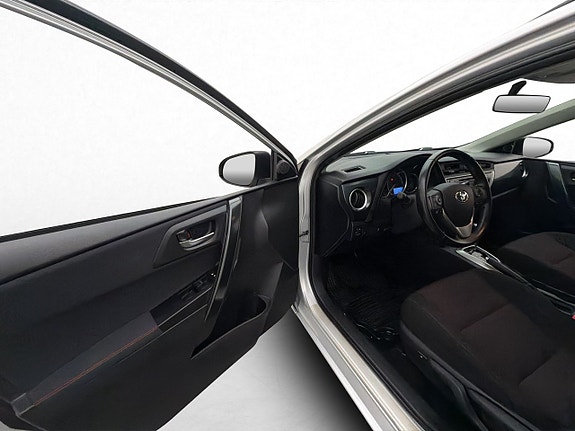 Toyota Auris 15 of 30