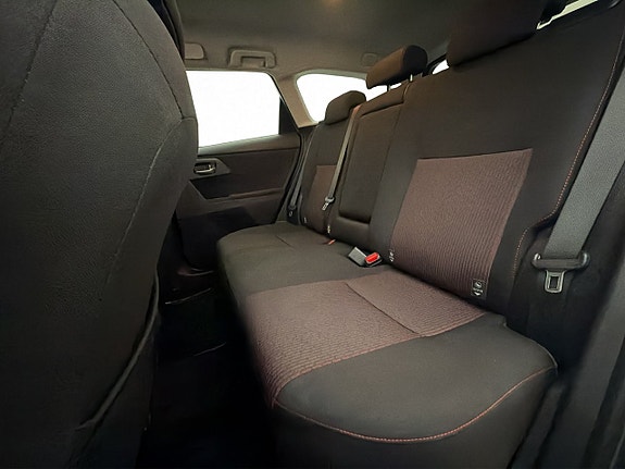 Toyota Auris 12 of 30