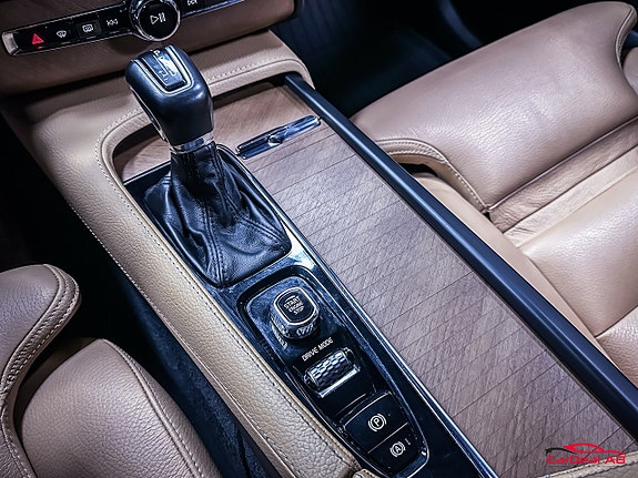 Volvo XC90 26 of 27