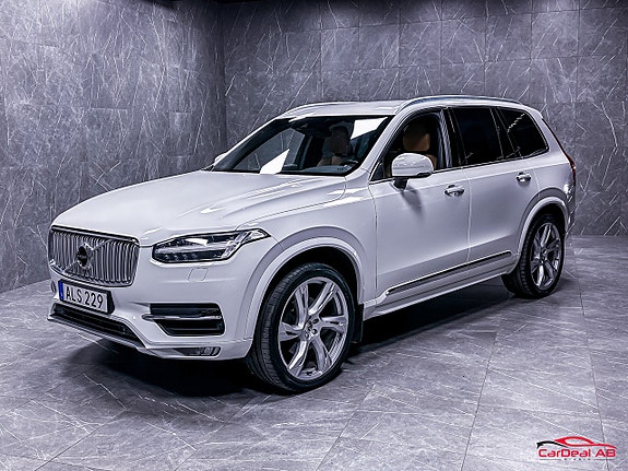 Volvo XC90 3 of 27
