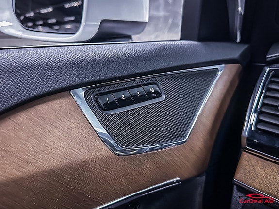 Volvo XC90 27 of 27
