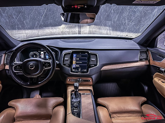 Volvo XC90 13 of 27