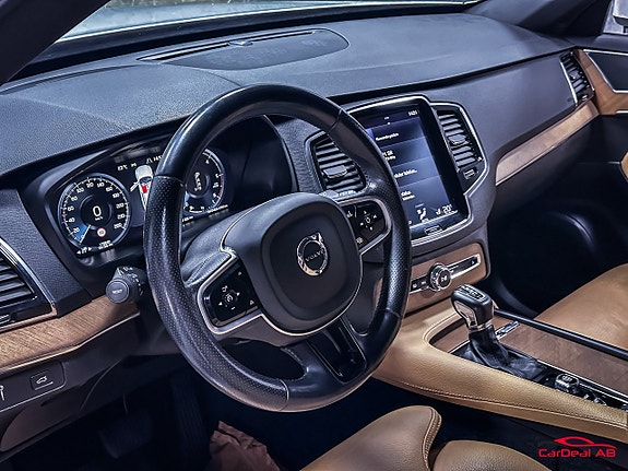 Volvo XC90 12 of 27