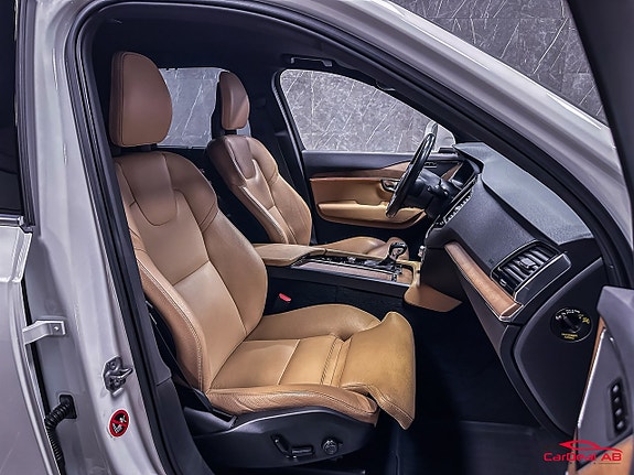 Volvo XC90 16 of 27