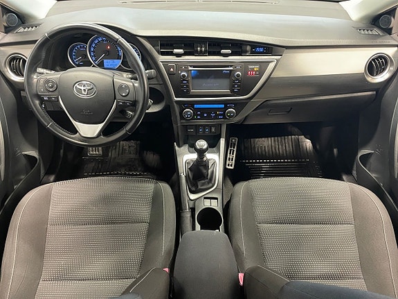Toyota Auris 11 of 15