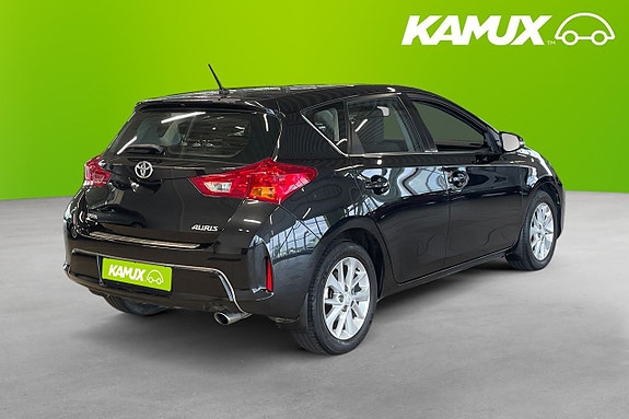 Toyota Auris 4 of 15