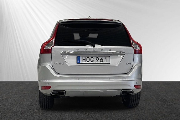 Volvo XC60 2 of 8