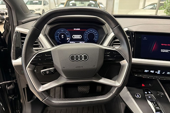 Audi Q4 e-tron 10 of 24