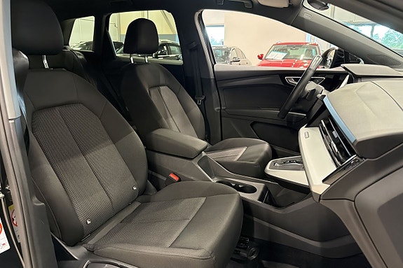 Audi Q4 e-tron 18 of 24