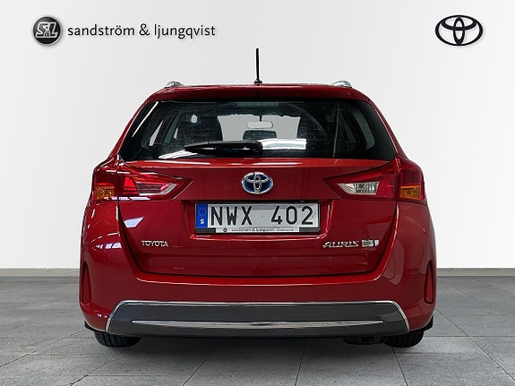 Toyota Auris 5 of 10